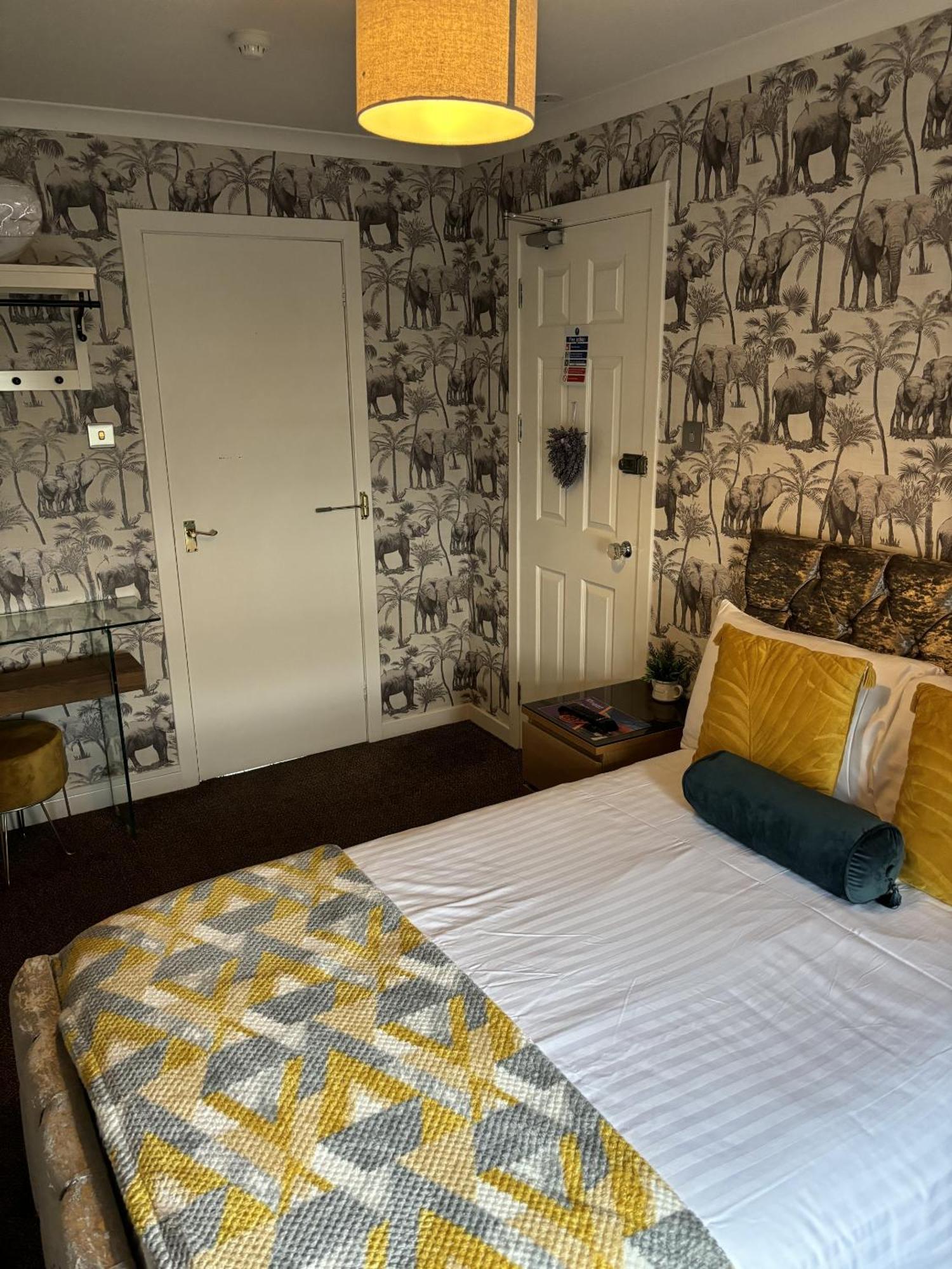 The Blackhorse Accommodation Newton Stewart Buitenkant foto